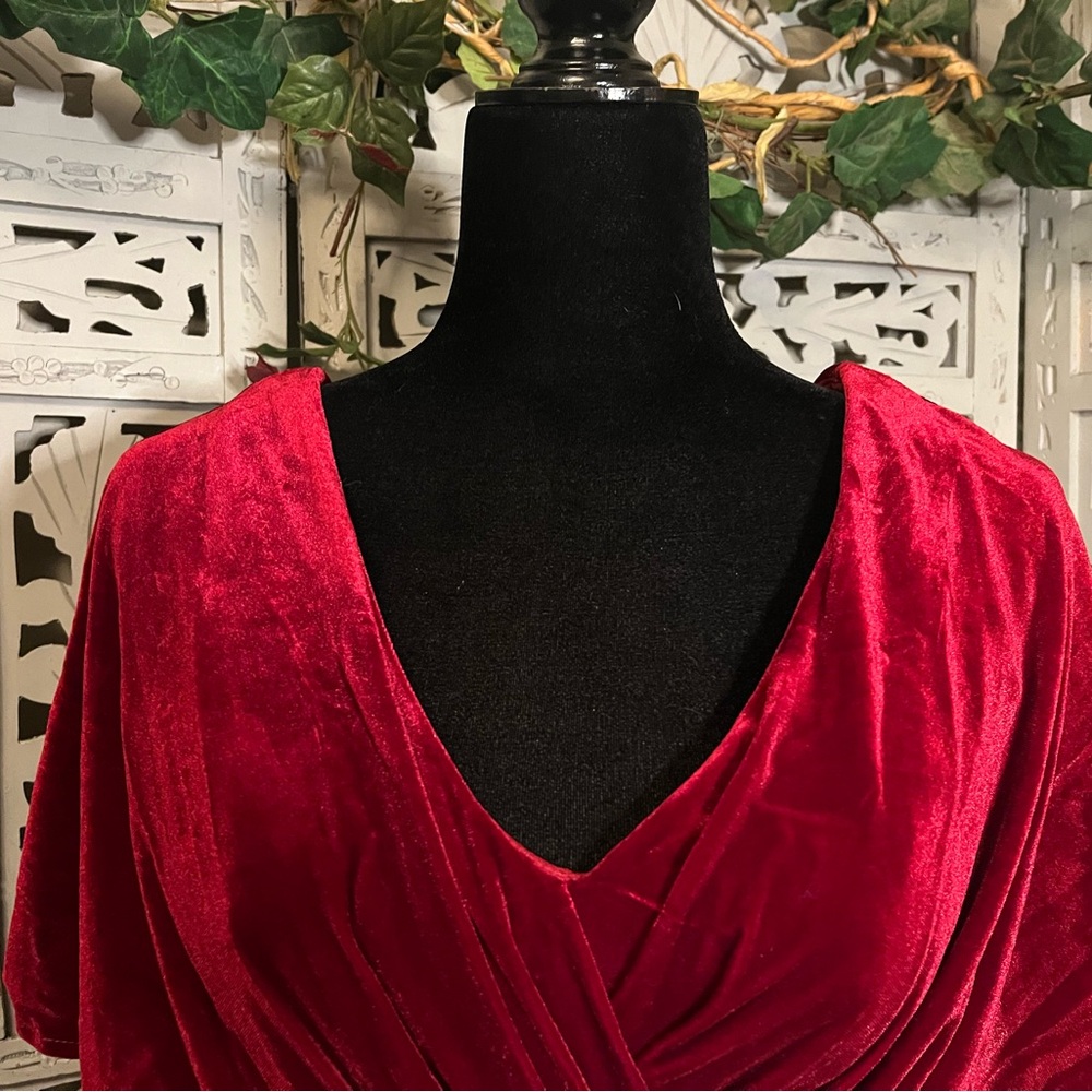 VINTAGE ELEGANT DARK RED FULL VELVET FLATTERING SHORT SLEEVE FORMAL DRESS - Picture 4 of 10